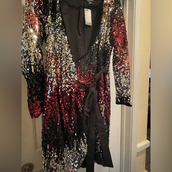 NWT City Chic irresistible, so wrap dress Ruby/silver size 18 (M) - Picture 6 of 6